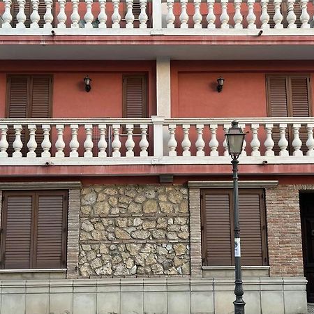 Casa Vacanza Donna Laura Барчеллона-Поццо-ді-Готто Екстер'єр фото